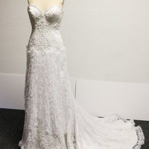 new strapless off white size 6 wedding/prom dress